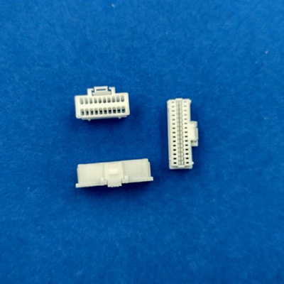 1.0 ملم سلك التقطيع إلى مجلس الإدارة مكافئ ل Molex 501189 مع اتصال النحاس PA66