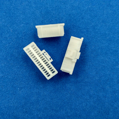 1.0 ملم سلك التقطيع إلى مجلس الإدارة مكافئ ل Molex 501189 مع اتصال النحاس PA66