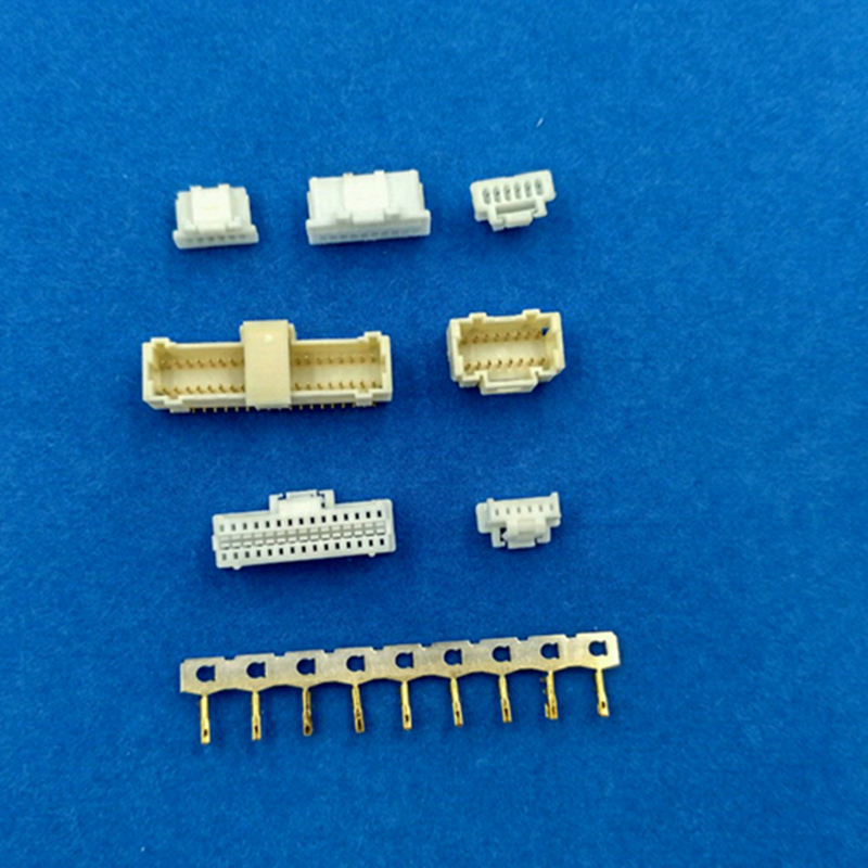 1.0 ملم سلك التقطيع إلى مجلس الإدارة مكافئ ل Molex 501189 مع اتصال النحاس PA66